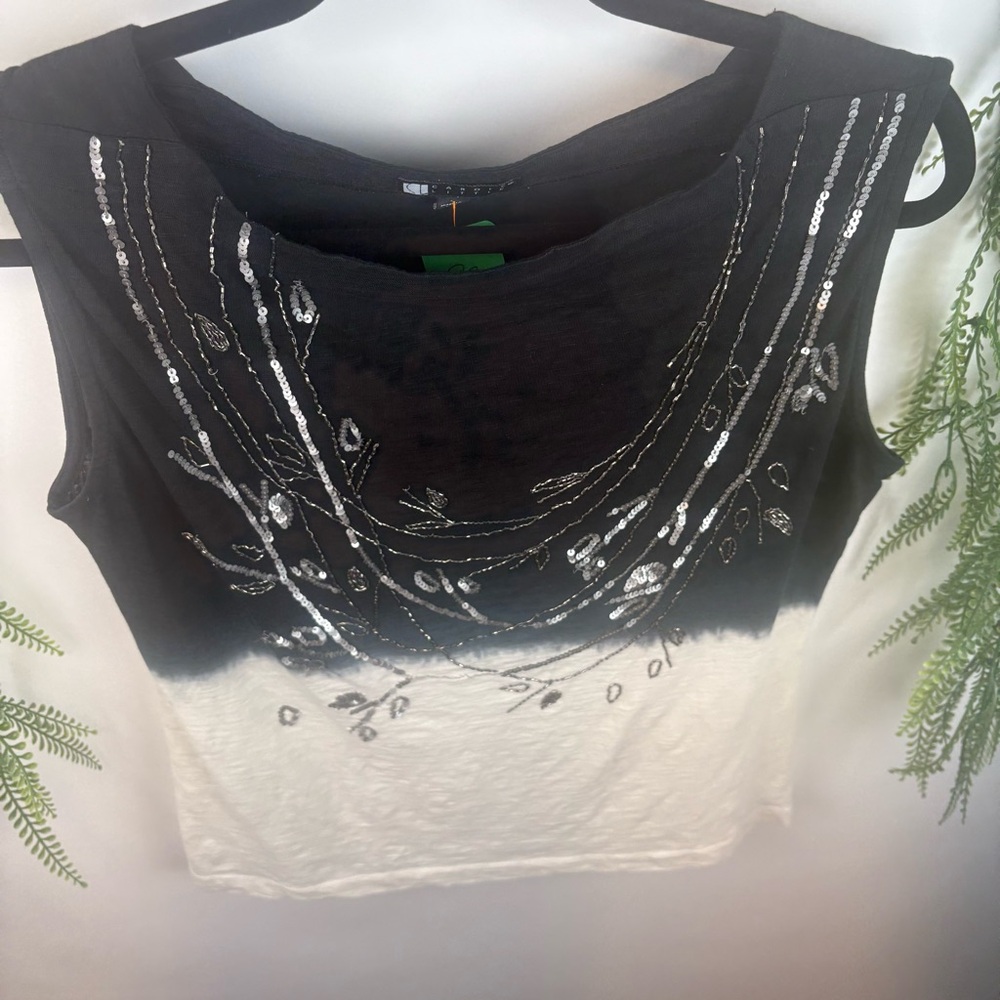 Carole Little sleeveless top. 100pct cotton. Midnight blue & cream. Size large